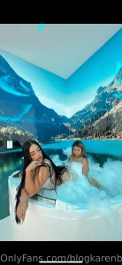 Con mi primita en el jacuzzi