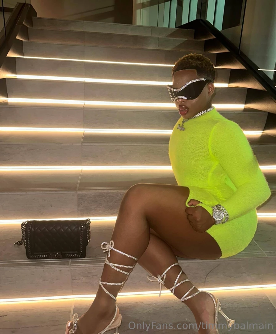 I dont even wanna make it upstairs just fuck me right here 