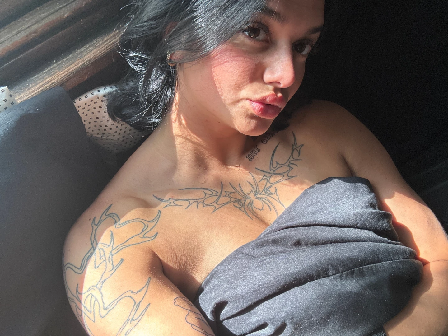 Good morning let s see who s bold enough to dm me first thing don t 