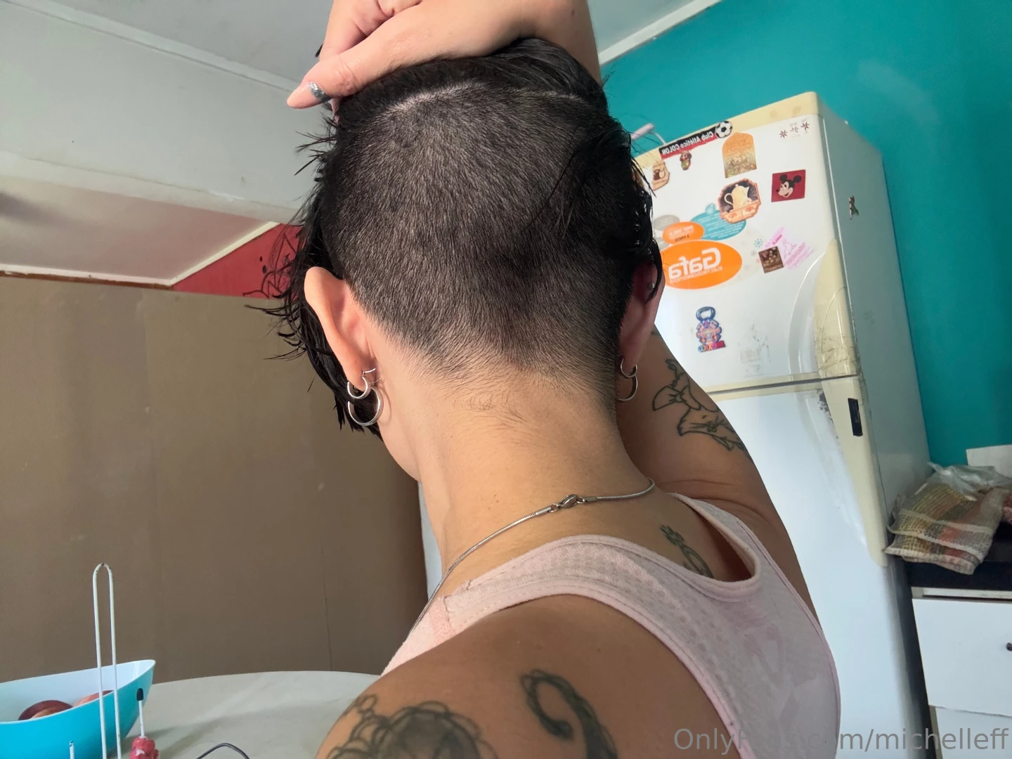 Hairfetish smooth undercut i start to undress in front of the camera 