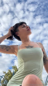 I m the short-haired goddess who dwells in the heaven of your