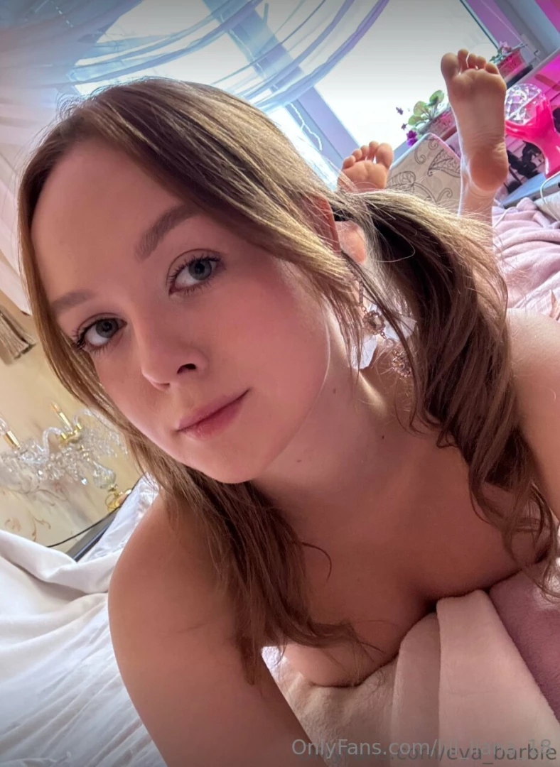 Eva_barbie fresh college cutie eva_barbie wants to show daddy how wet part 82 
