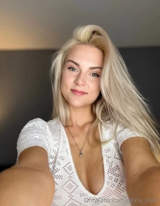 When you look at me like that it makes me want to play big