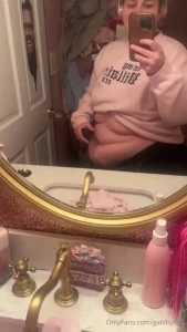 Before and after stuffing my fat gut until i was about to pop