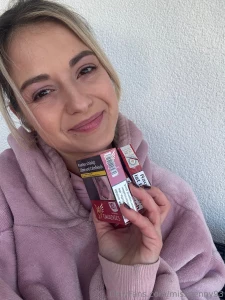 Since everyone is asking me how i m doing i wanna make a live selfie