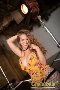 An old photo but super fun i used to do a lot of webcamming on