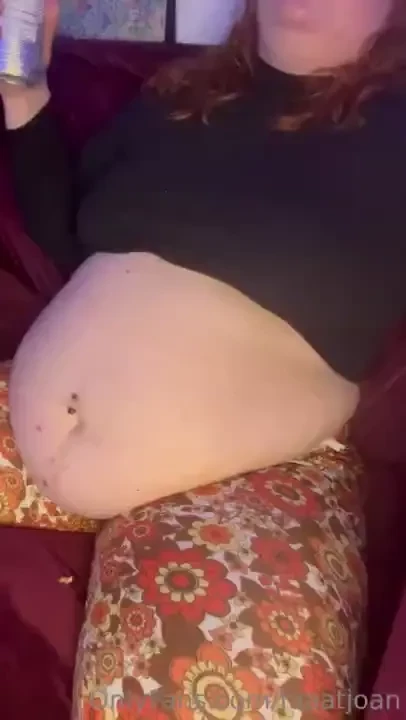 Part 2 and 3 of stuffing my belly with pizza and garlic butter i end 