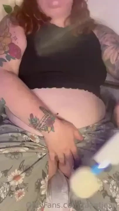 Pleasuring myself after stuffing a large pizza 