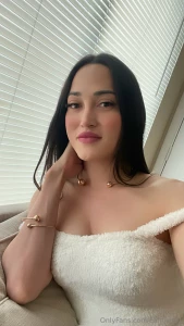 I may look like an angel but a kinky horny bi