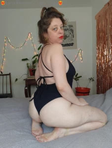 Feet or ass or why choose