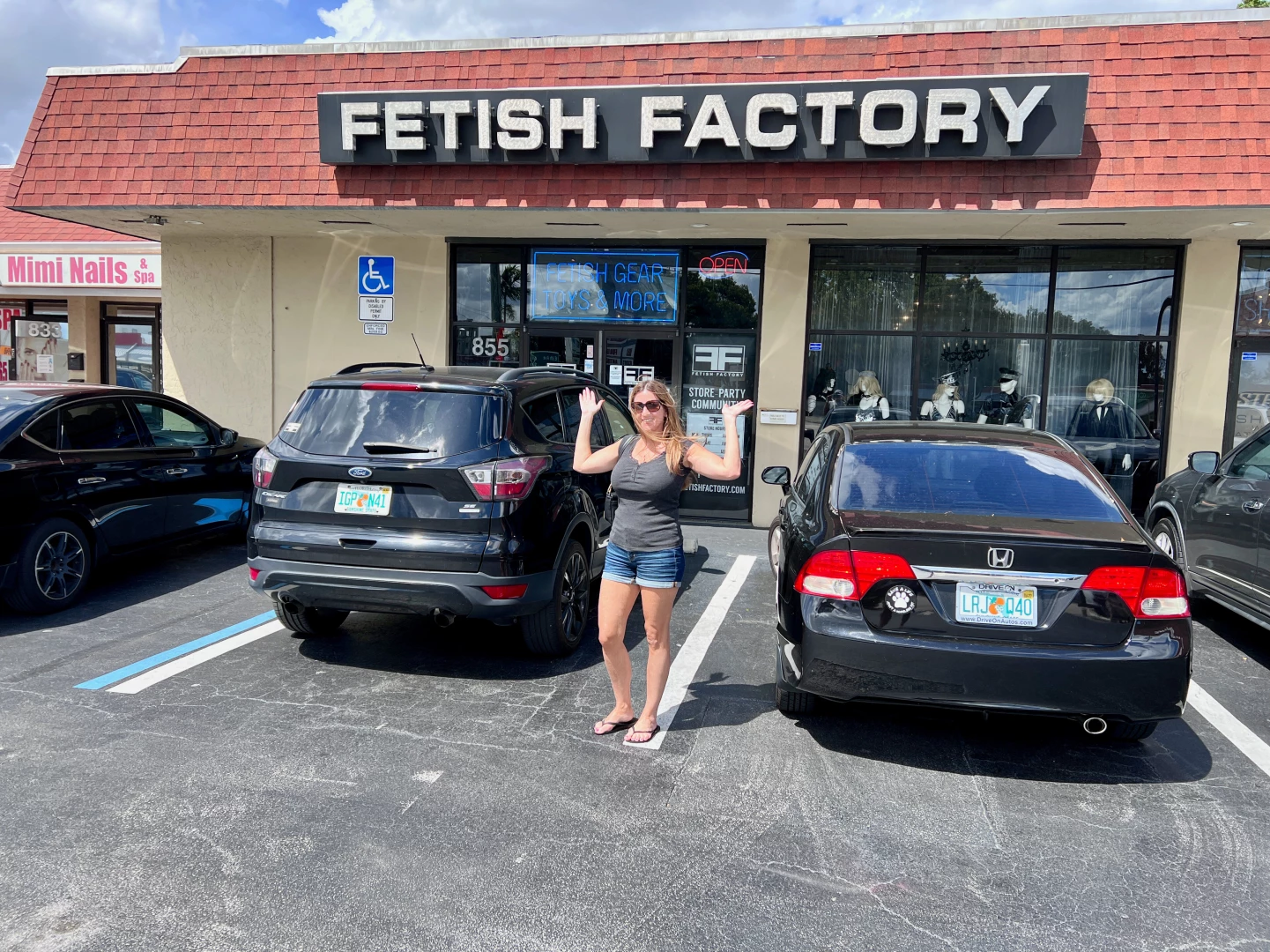 I saw a bunch of really sexy stuff at the famous fetish factory part 1 