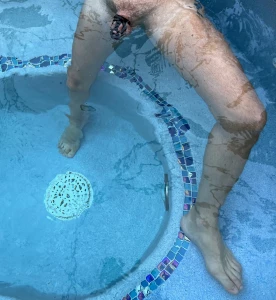 Locktober day 20 cucky is all alone in the spa and locked up any other