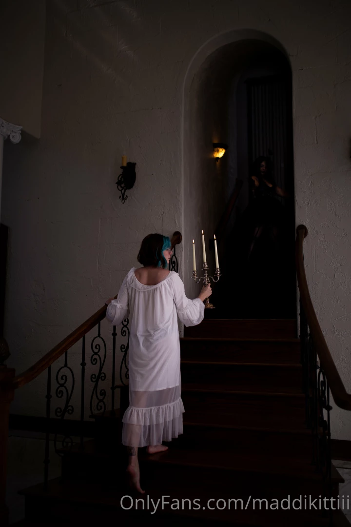 I hope nobody else is in this spooky castle watching me chase the part 2 