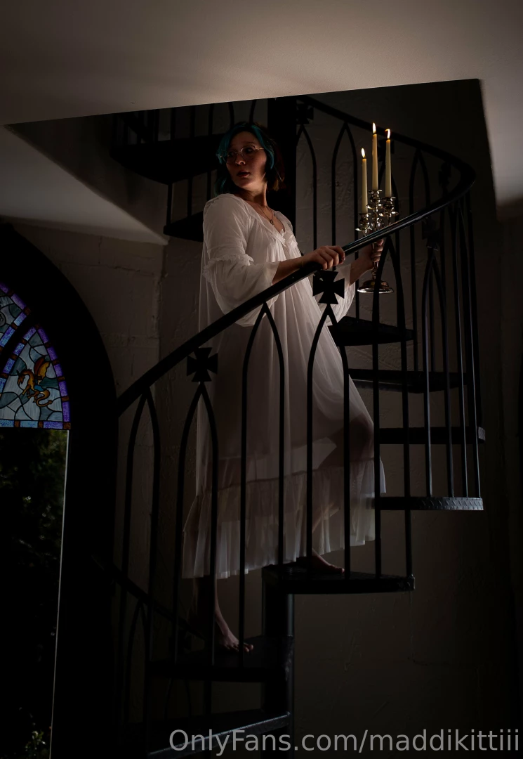 I hope nobody else is in this spooky castle watching me chase the part 1 