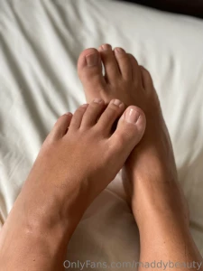 Sono belli abbronzati i miei piedini