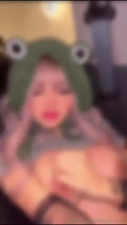 Un fan entro a mi carro y me obl1g0 a dejarme meter los dedos mientras 