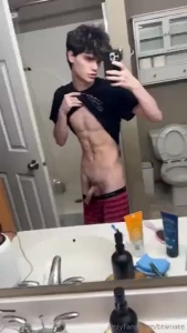 Look at how long my cock is i know you wanna suck it message me and