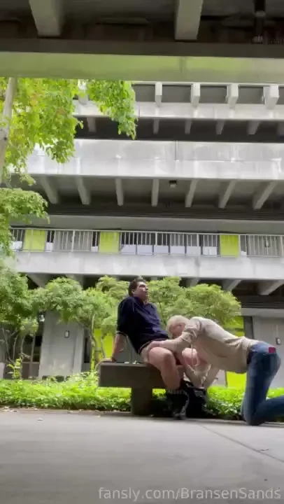 I love getting my dick sucked by random twinks on campus in between 