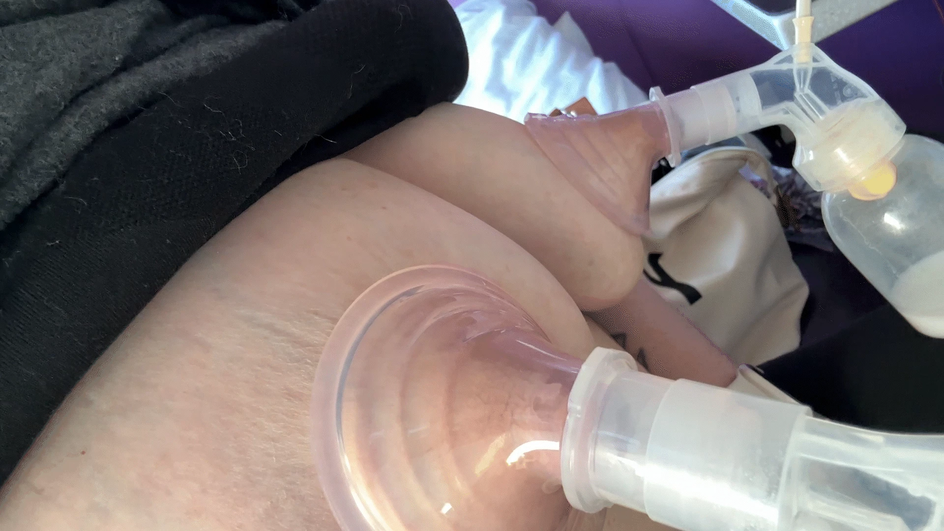 New milking video i use the pump at the hospital to milk my engorged 