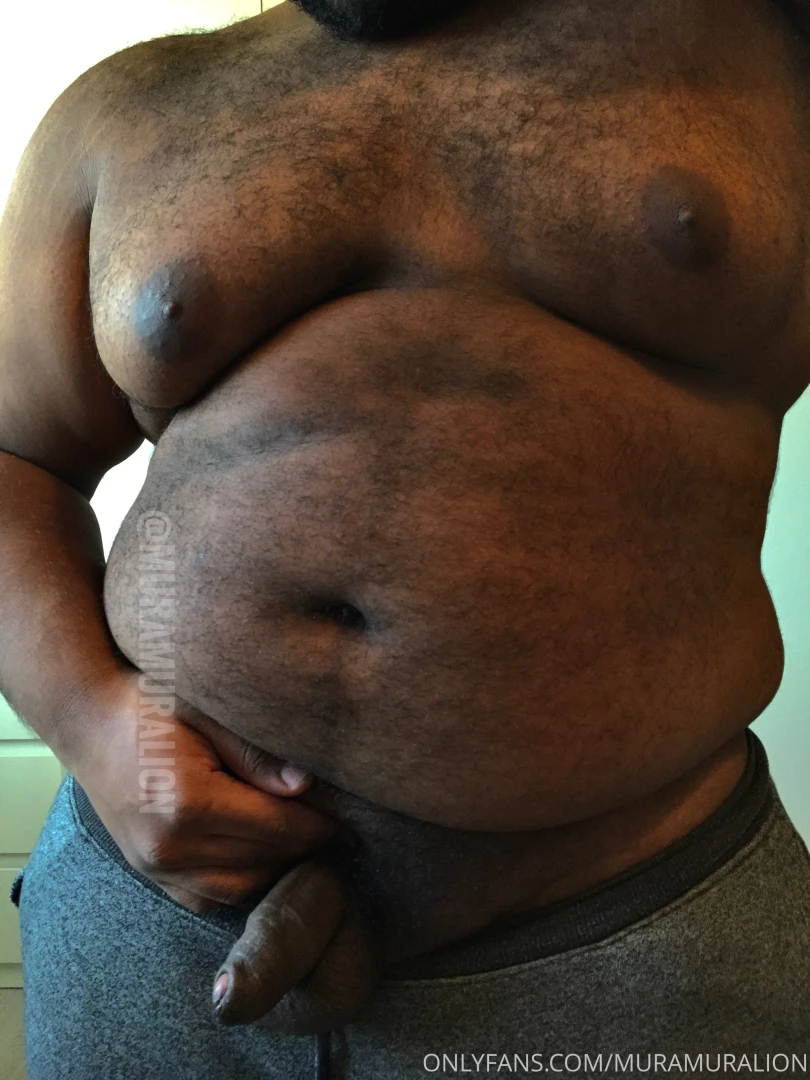 My back looks great in this pic also bonus dick pic part 1 