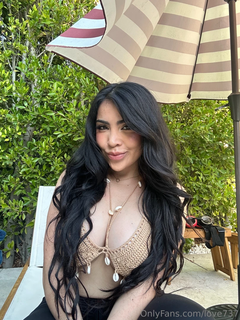 Don t you think my top s small too or is it just my being too big 