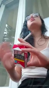 My dears this will be the last balcony smoke in a tank top until the