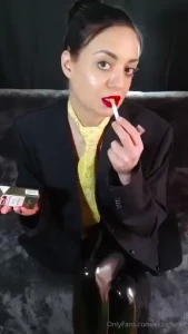 Oooooh this squeaky pvc leggins i just loooove this sound what about