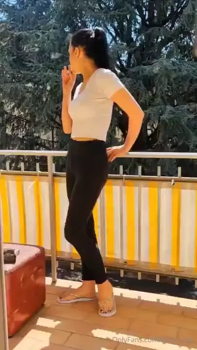 Smoking a marlboro 100 before doing my exercises smashing the cig on 