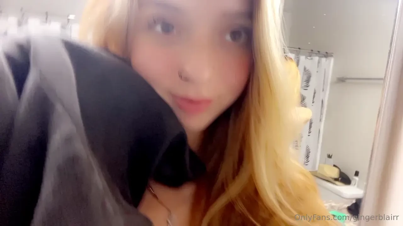 Message me for a video of me playing with myself on the counter 