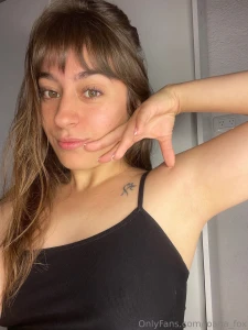 As a good submissive that you are you will suck my armpits until i