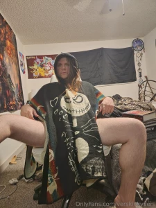 Wanna see what i m hiding underneath part 1