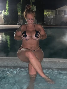Come over to my vip if you love curvy real life milfs lalafox