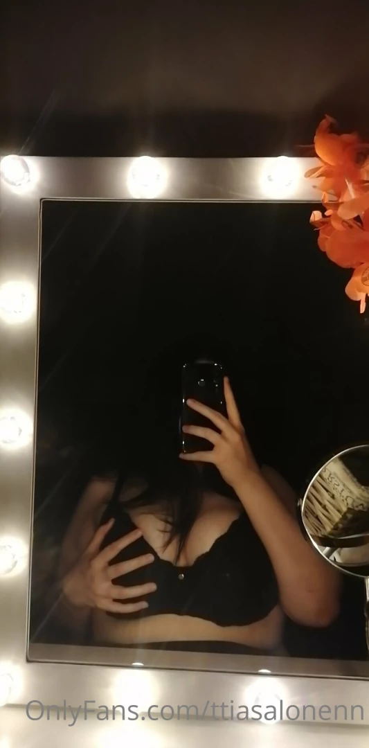 Nyt on sellanen juttu ett paljaista tisseist tulee kuvia silloin ku part 1 