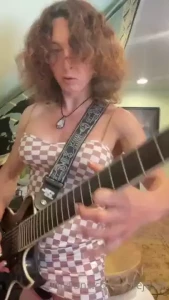 Some guitar nudes next haha