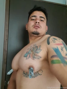 Me gusta apretar mis nipple duro