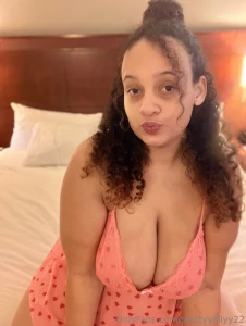 Can i be your valentine come spend the holiday with me on my vip page