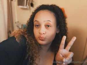 My vip page is salee come play with me prettylolavip