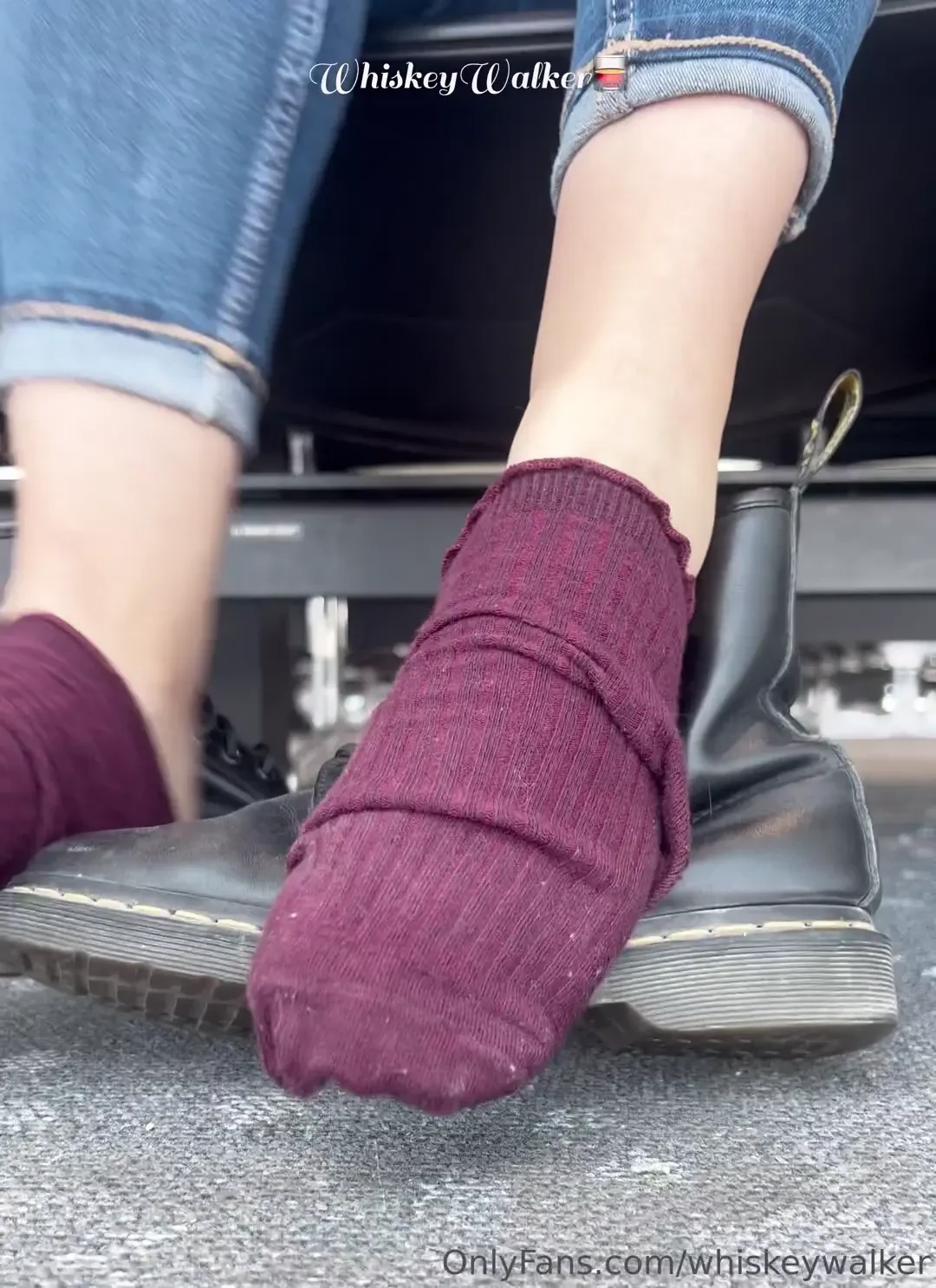 When you have a 4 hour airport layover you do a sock peel 