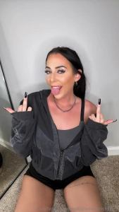 Where my simps at i feel like degrading someone vip brooklynnkendrickk