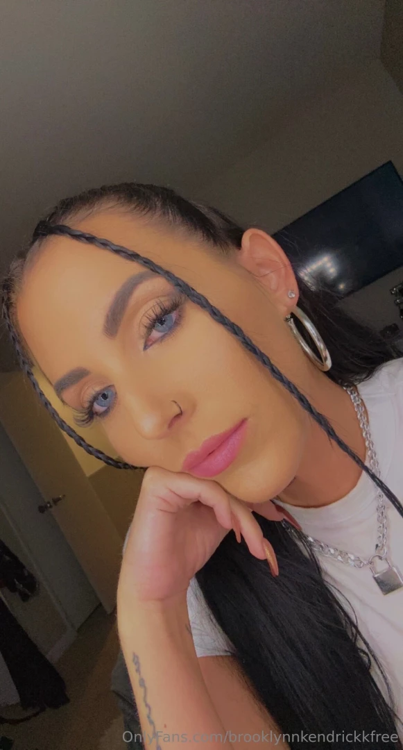 I m bored bb cum on over to brooklynnkendrickk to have some fun 