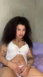 Do you want to see how i masturbate i ll put my fingers in and dance