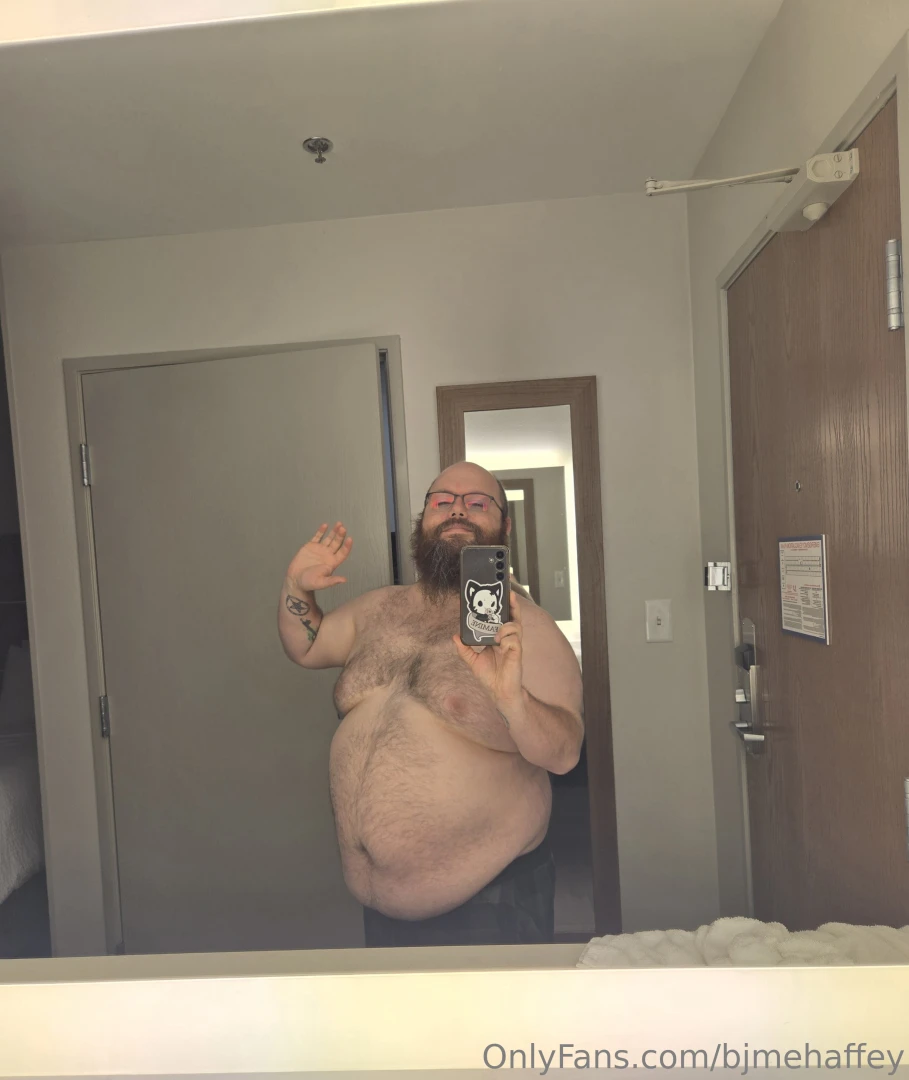 Having a down day today thought i d see if taking a few pics while part 6 