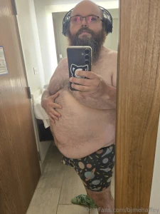 Having a down day today thought i d see if taking a few pics while part 3