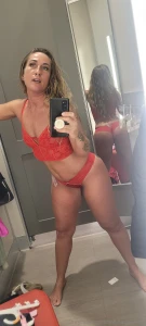 Making some new content tonight even offering live snaps message