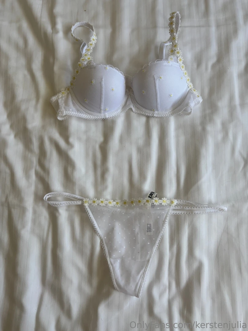 Twerking and bending over for you with my titties in your face in my 