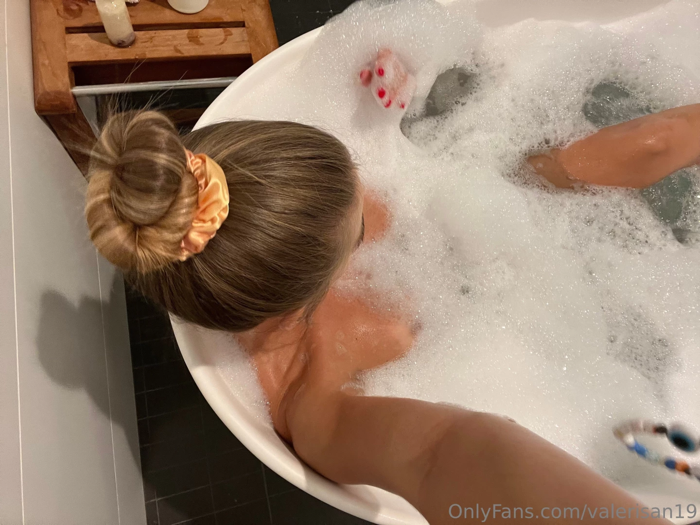Hot water and bubbles stir up some desire part 2 