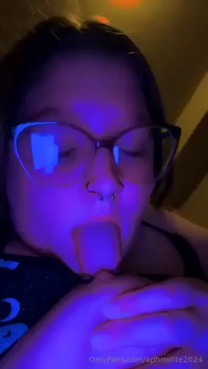 Found out i can just barely lick my nipples today 