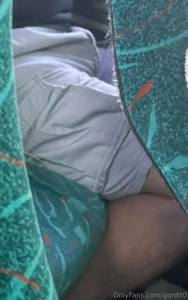 Que rico bulto se le marco a este chavo part 2