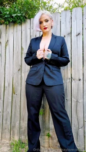 How do you like my new hair i feel like i have to finish emma frost