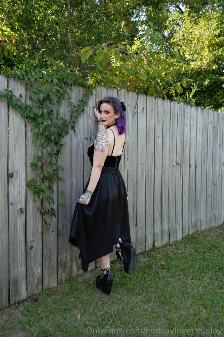 Happy monday i am still working on the different props and pieces for 